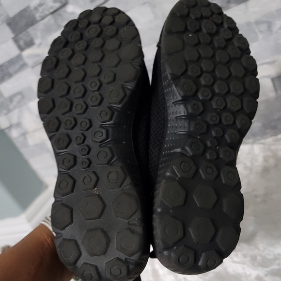 Workout Black Memory Foam Close Toe Shoes - Picture 5 of 7